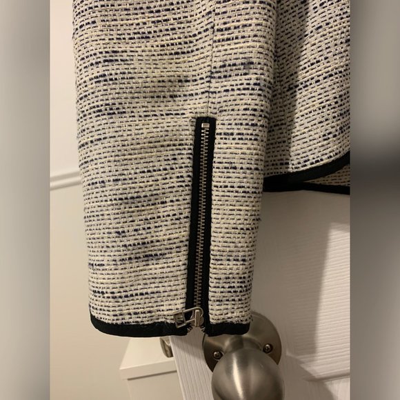 Aritzia Wilfred White Collarless Zip-Up Jacket - Picture 4 of 14